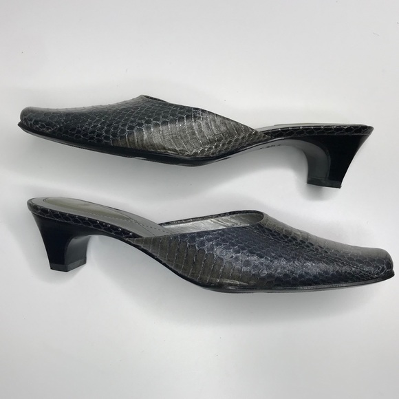 LIZ CLAIBORNE Flex Zone Reptile Print Leather Mules  7m - Picture 3 of 7